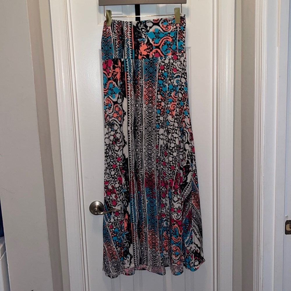 Used LuLaRoe Maxi Skirt size XS Geometric Design